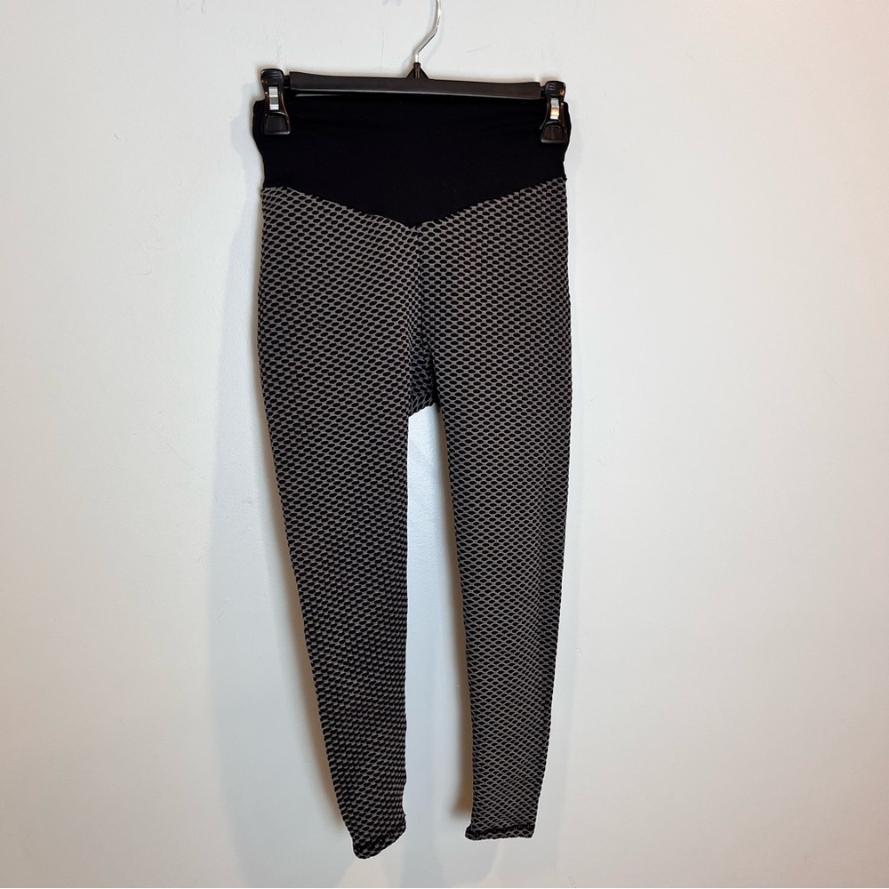 Women’s Gray Black Activewear Capri Pants Stretch Athletic Yoga Gym Wear Size M